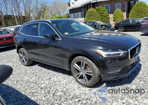 2018 Volvo Xc60 T6 Momentum z USA, uszkodzony, nr VIN YV4A22RK9J1034154